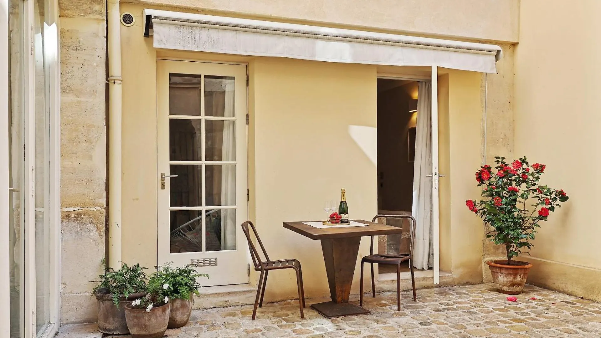 아파트 Le Marais & Place Des Vosges - Cityapartmentstay 파리 프랑스